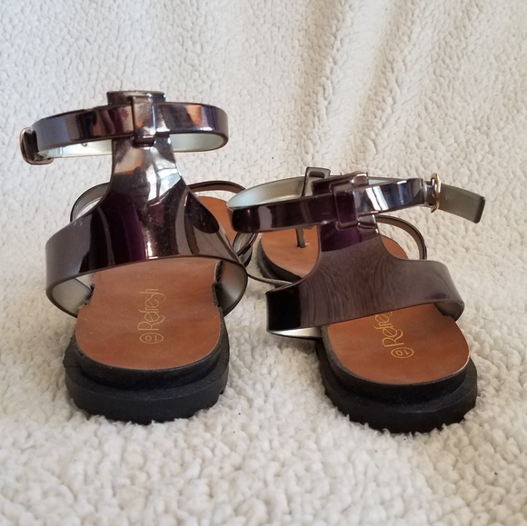 Refresh Pewter Sandals - Picture 3 of 5